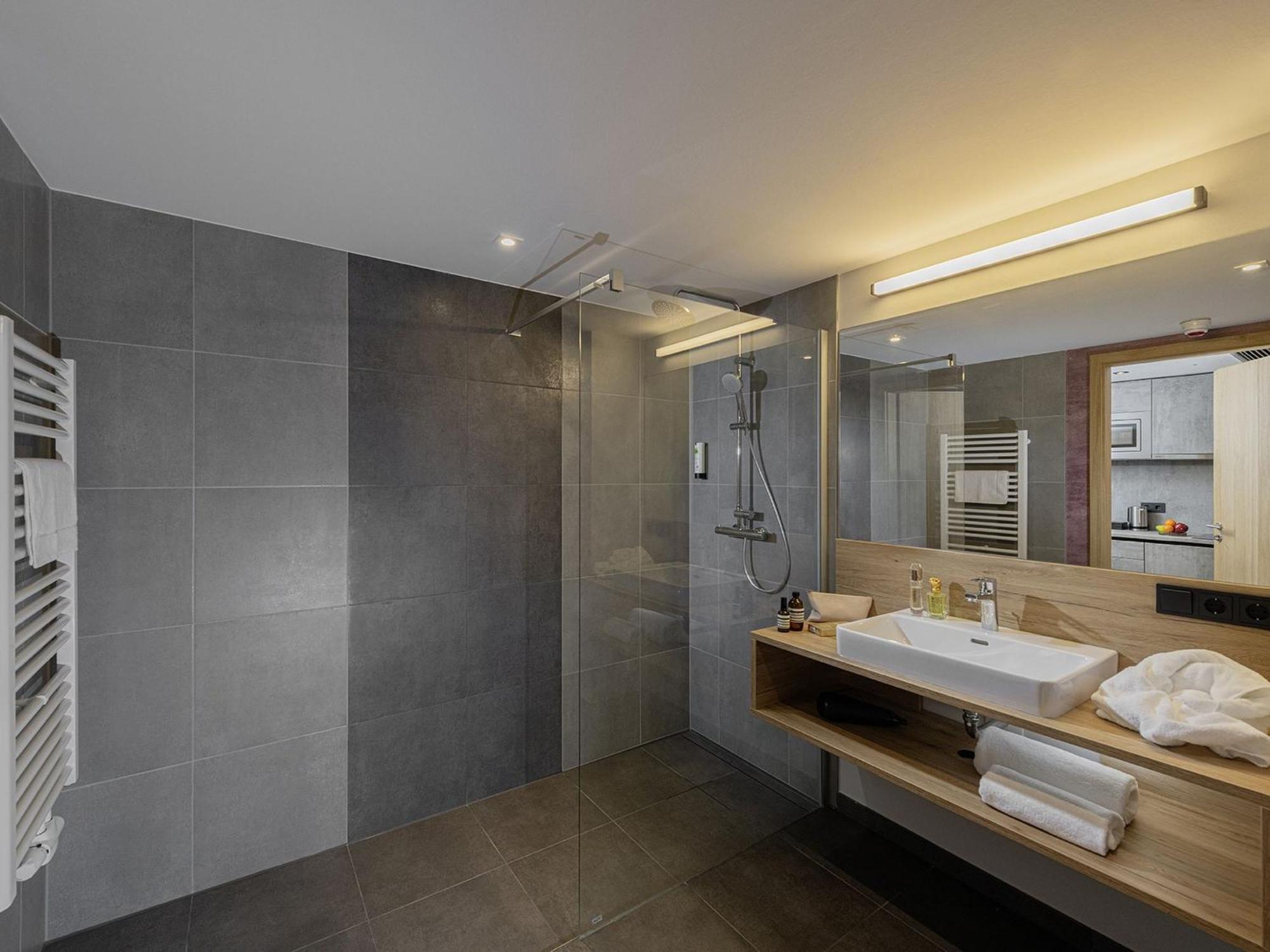 Adoro Aparthotel Бюль Екстер'єр фото